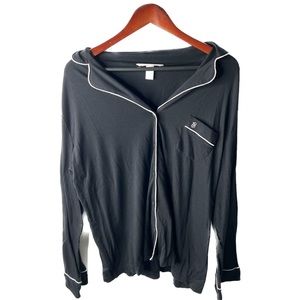 black victoria’s secret pajama top